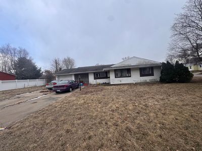 10 E Tamarack St, Canton, IL, 61520