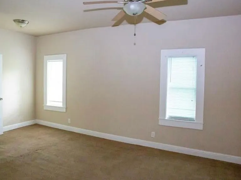 128 E Gregg St — Photo 7