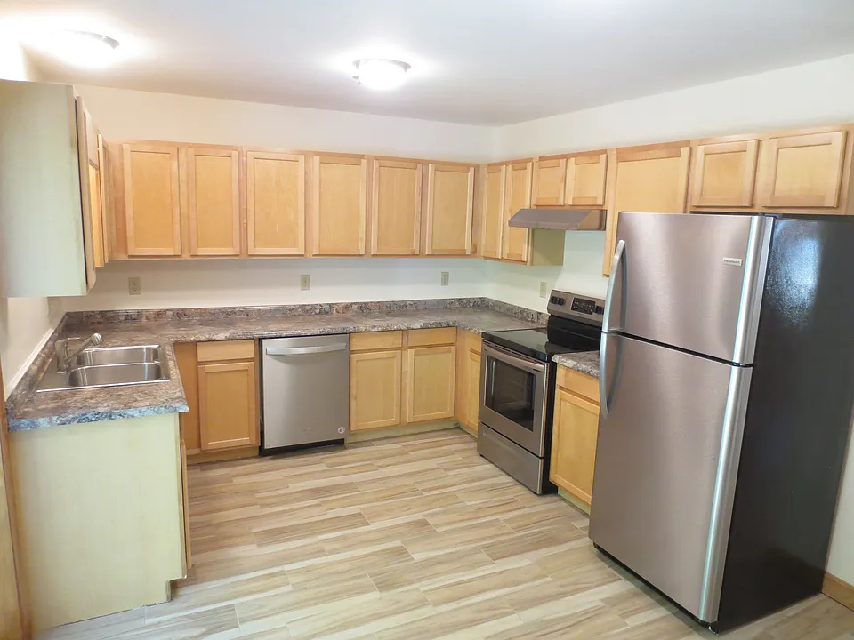26 Rosewood Dr #4