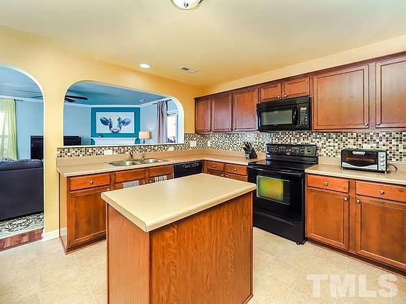 2nd image of 403 Farm House Ln