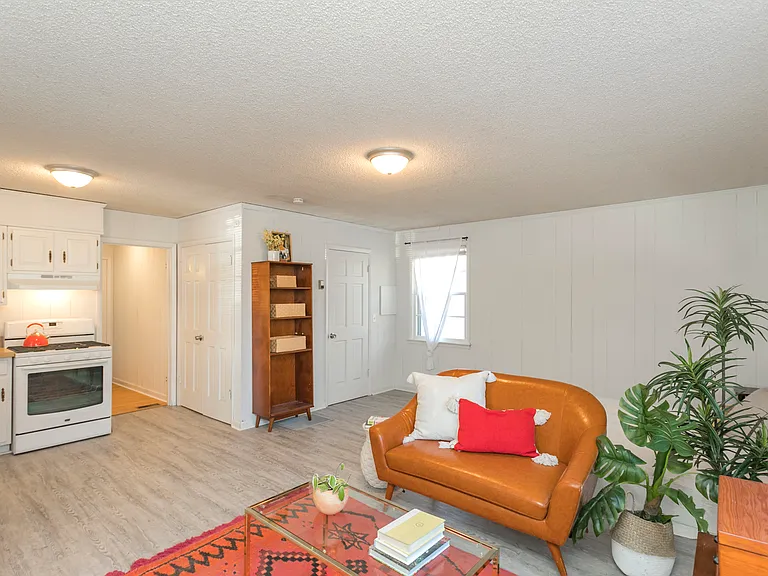 215 Donna Dr #S — Photo 10