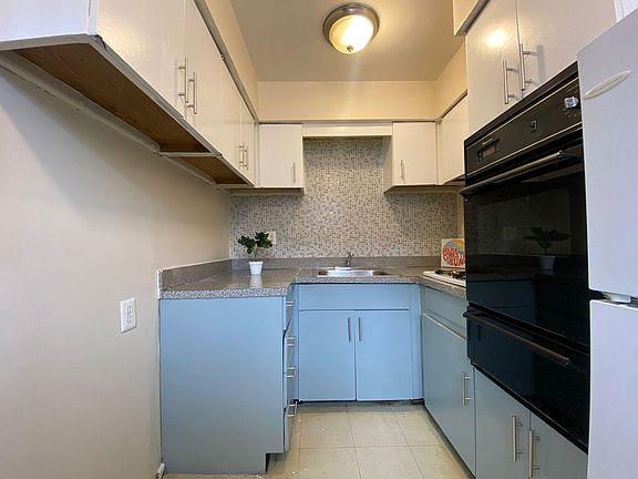 2nd image of 7965 Summerdale Ave #C5