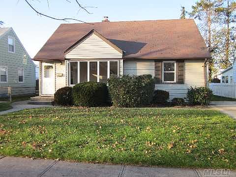 1st image of 226 Albertson Pl