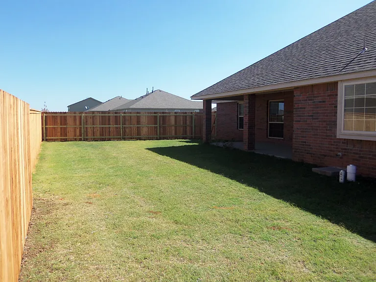 3328 E Fairmont St — Photo 20