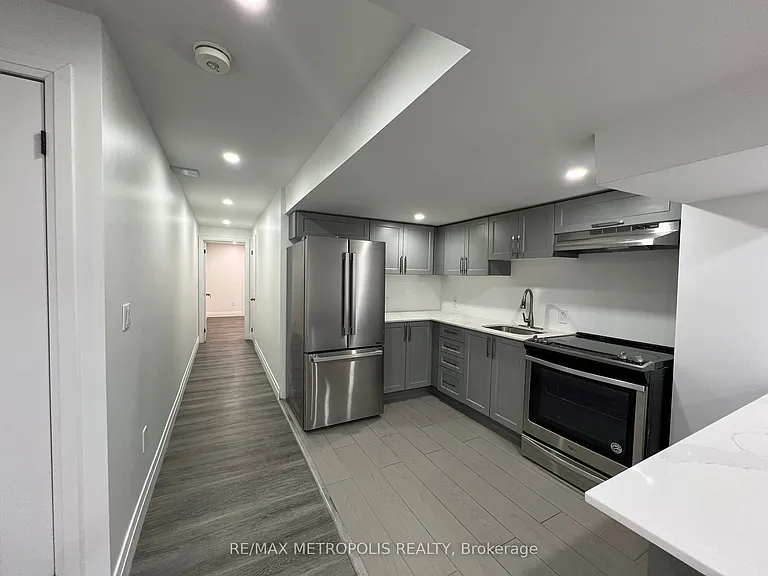 126 Frank Kelly Dr #BASEMENT — Photo 9