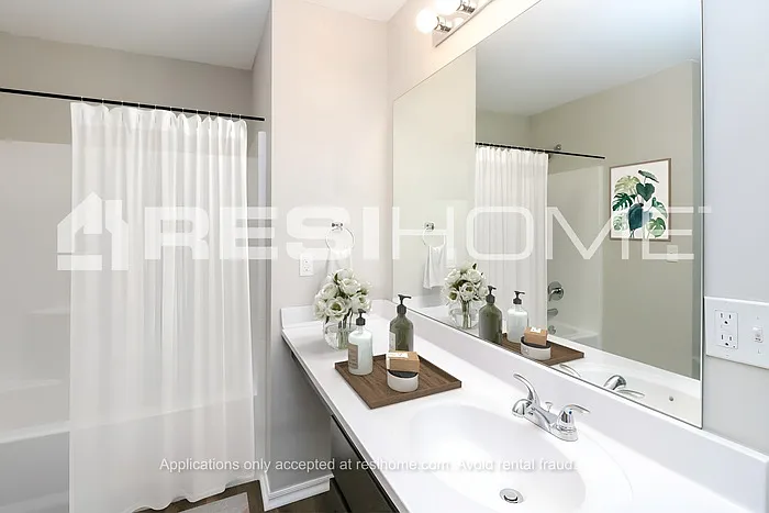 916 Klare Ln — Photo 10
