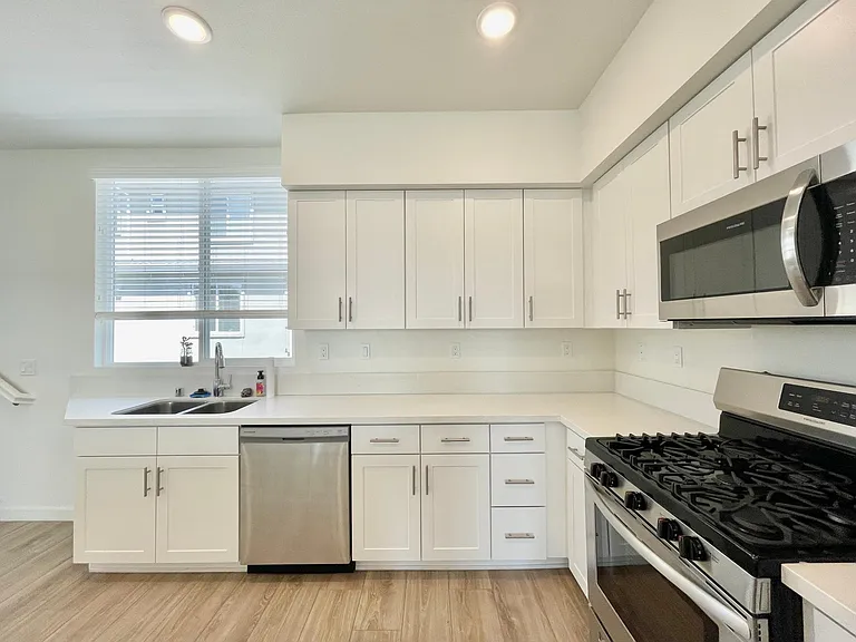 9305 E Heaney Cir — Photo 5