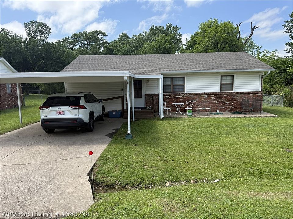 1st image of 116 Roland Estates Ln