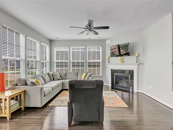 4th image of 412 Bridge Creek Ct