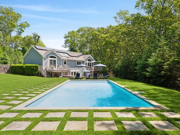 98 Brandywine Dr, Sag Harbor, NY 11963