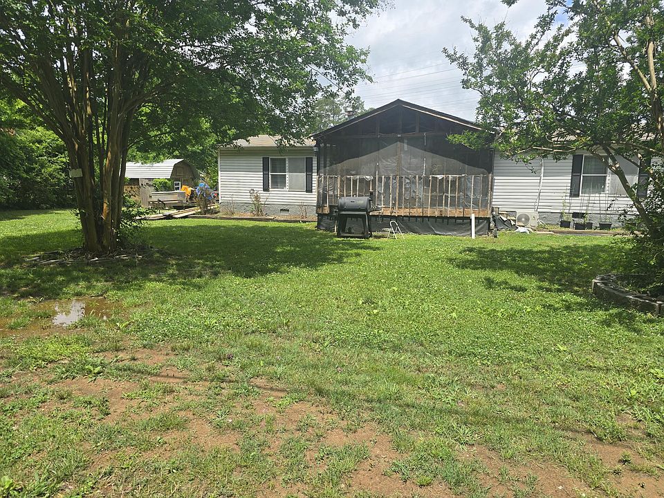 1st image of 689 Schmitt Rd