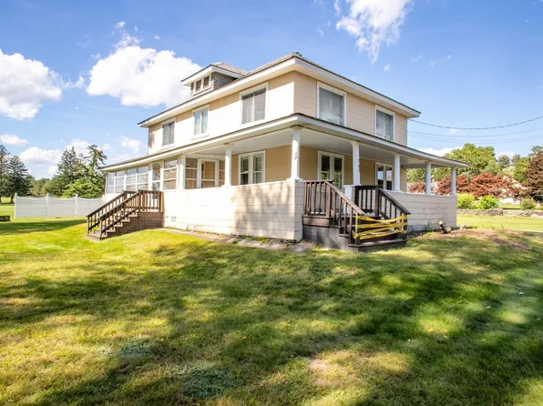 202 Pierce St, Leominster, MA 01453