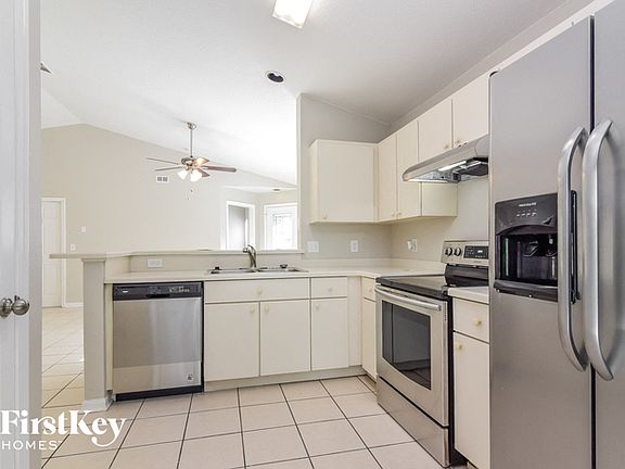 5th image of 7433 Oxford Garden Cir