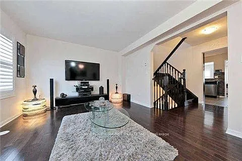 4 bed, $2,900 — Photo 3
