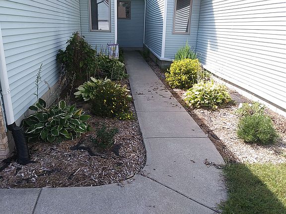 2nd image of 1072 Julie Dr