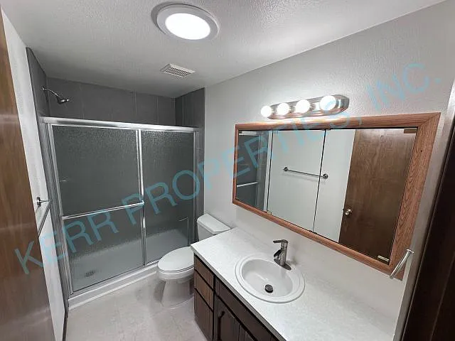 18660 Roundtree Dr — Photo 9