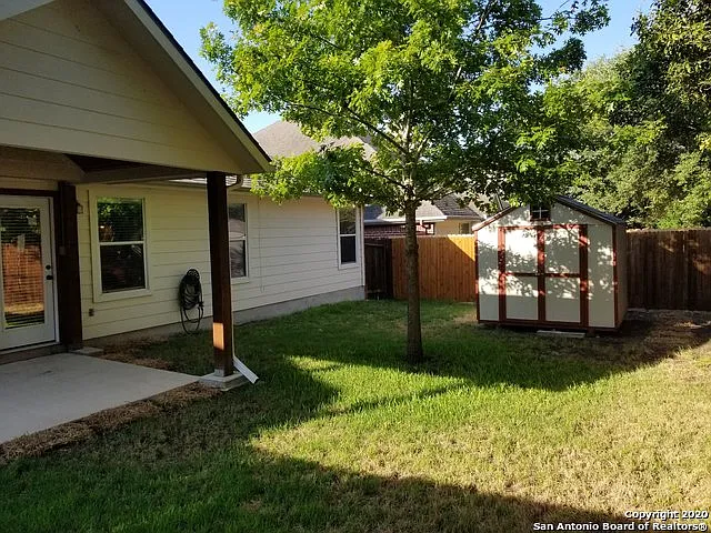 533 Thoreau Trl — Photo 32