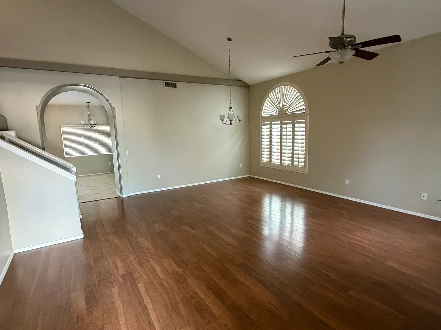 5 bed, 2493 sqft, $3,300 — Photo 3