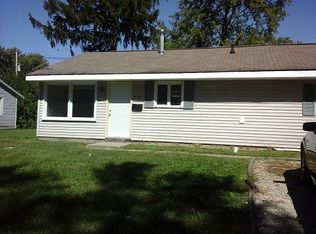 1528 Hedge Rd, Champaign, IL 61821