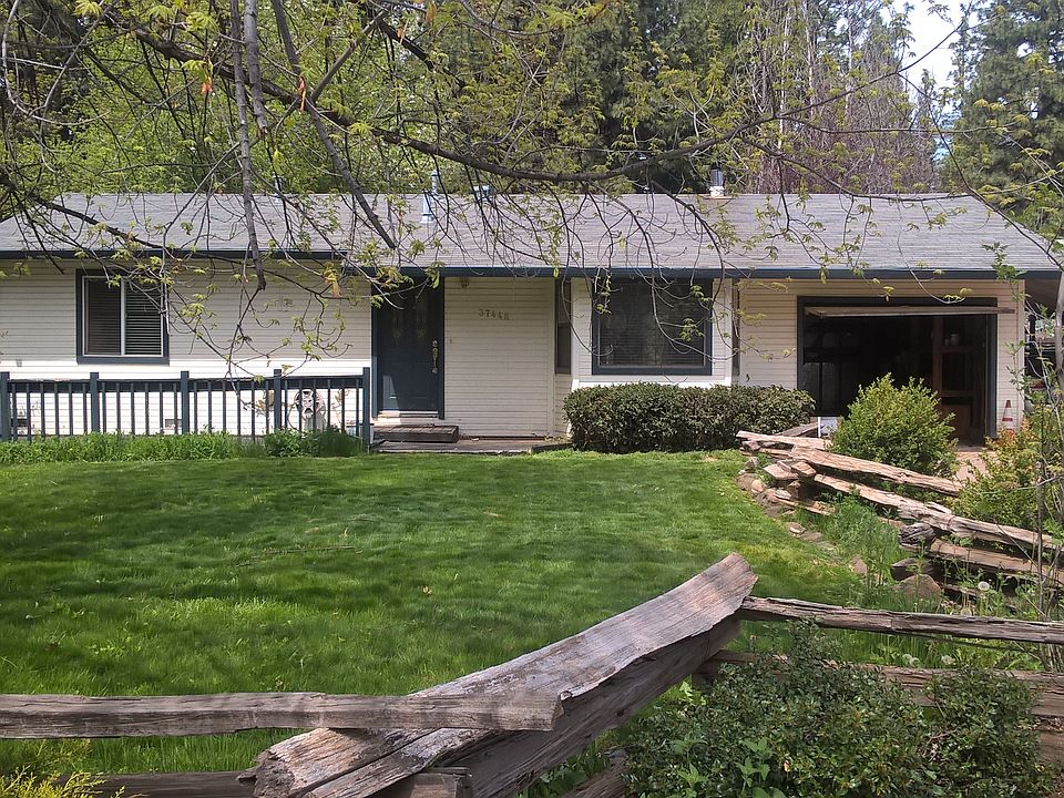 37448 Cypress Avenue 