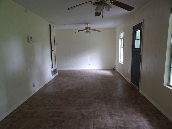 3rd image of 1014 E Fannin St