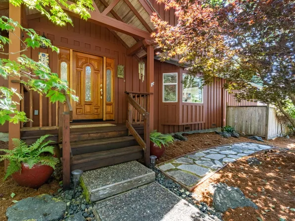 2877 Woodland Ct, Arcata, CA 95521