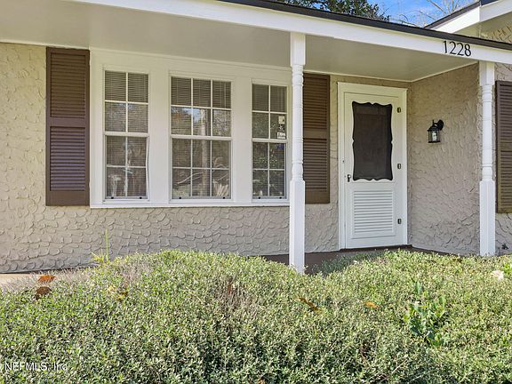 3rd image of 1228 EDGEWOOD Avenue S