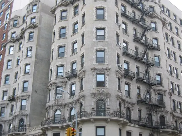 418 Central Park West