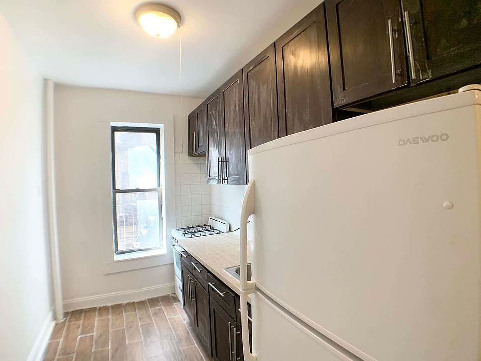 1st image of 1342 E 18th St #B8