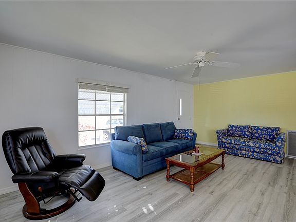 5th image of 1115 Wren Cir