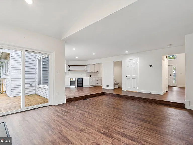 1291 Mason Mill Ct — Photo 14