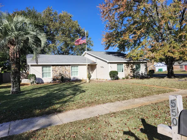 550 Brian Cir, Mary Esther, FL 32569