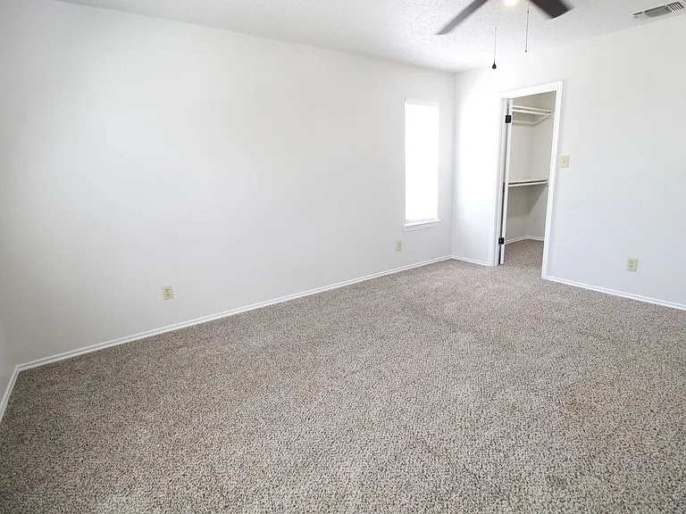 933 Schertz Pkwy — Photo 22