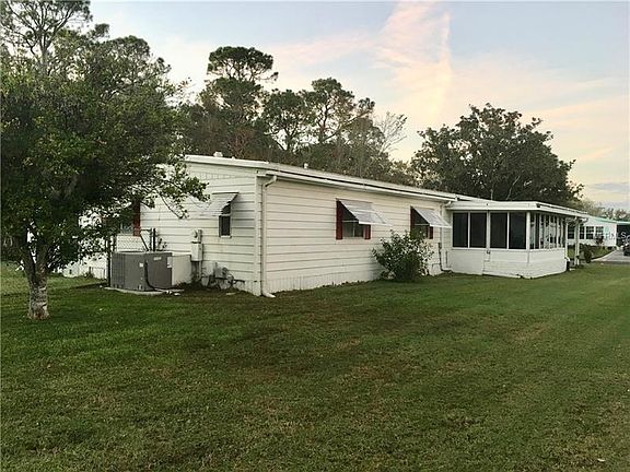 3rd image of 1249 Belmont Cir