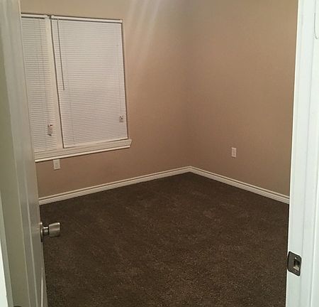 5th image of 412 W University Dr APT B