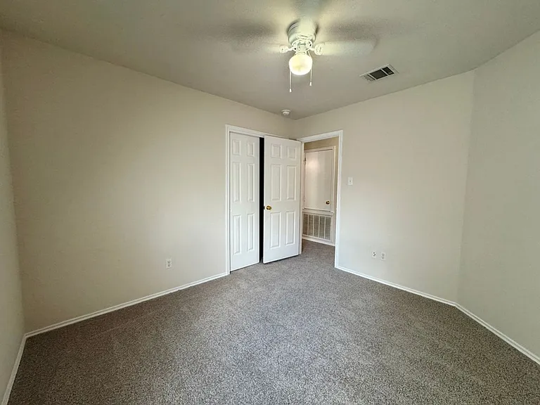 113 Salado Dr — Photo 27