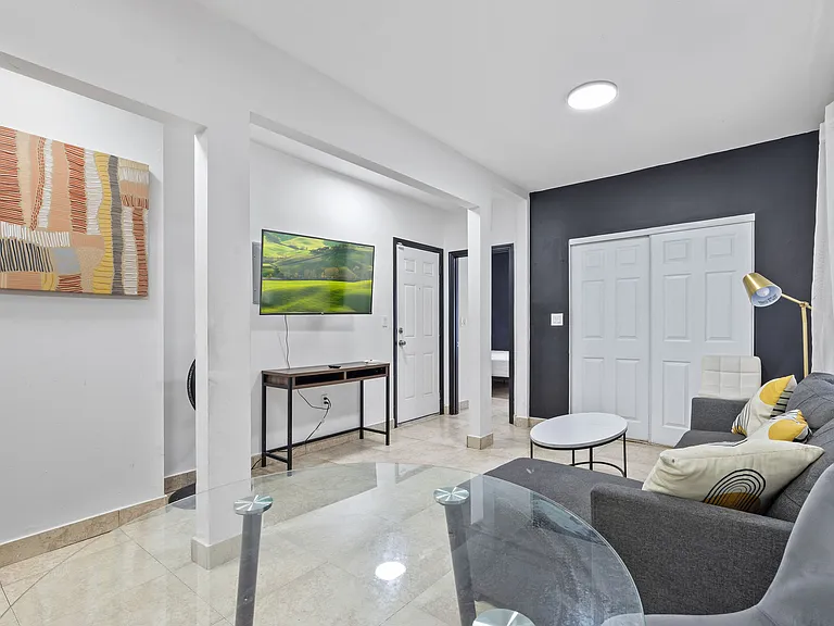 417 NE 26th St #5 — Photo 11