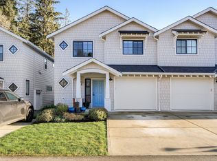 2096 Kennedy St N #106, Sooke, BC V9Z 0Z1