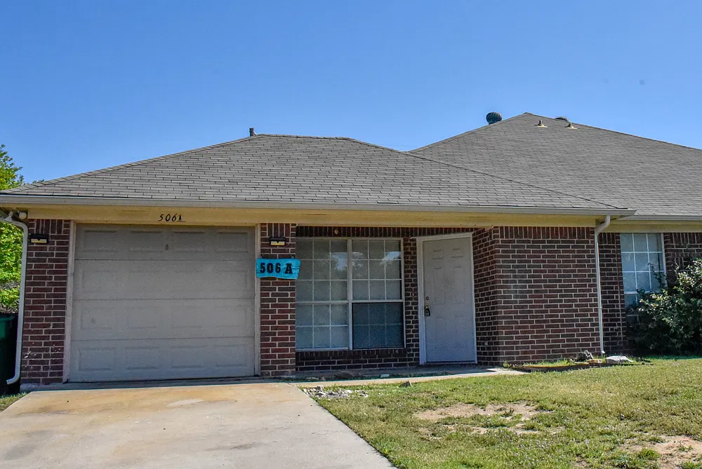 3 bed 2 bath Duplex Decatur TX — Photo 1