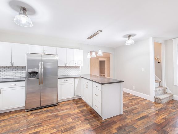 3rd image of 604 N Gay St