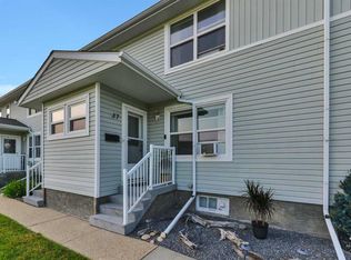 37 S Poplar Cres, Red Deer County, AB T4S 1V3