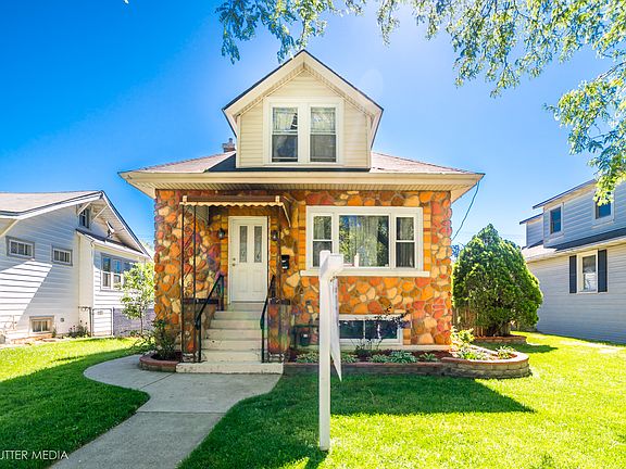 2nd image of 3037 S Calwagner St
