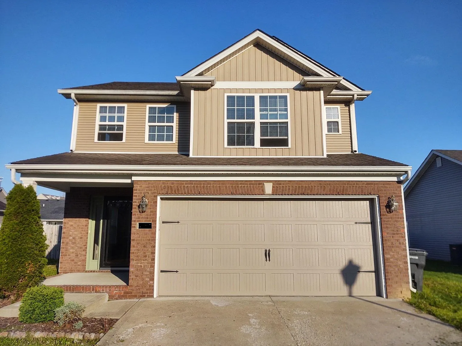 277 Oxford Cir photo 1