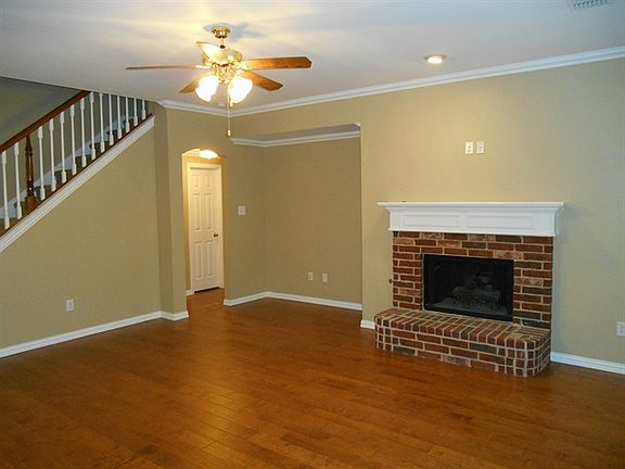 5th image of 7906 Amesbury Ln