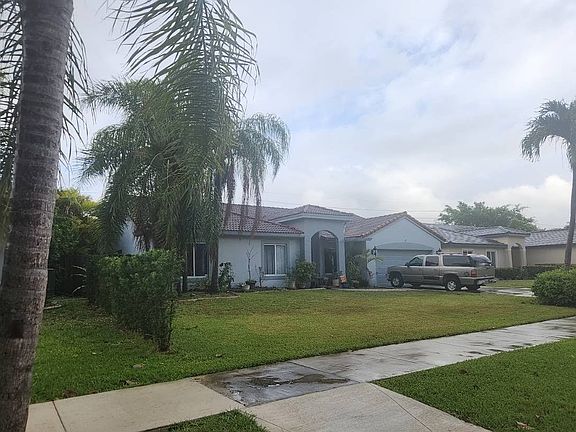 3rd image of 20010 Cutler Ct