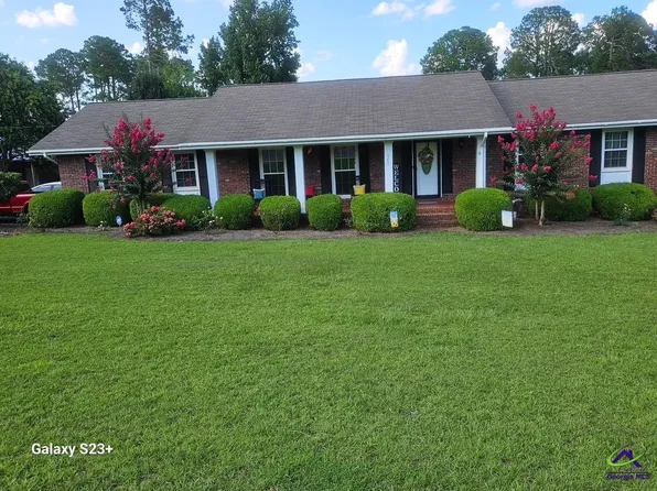 142 Lakewood Dr, Blakely, GA 39823