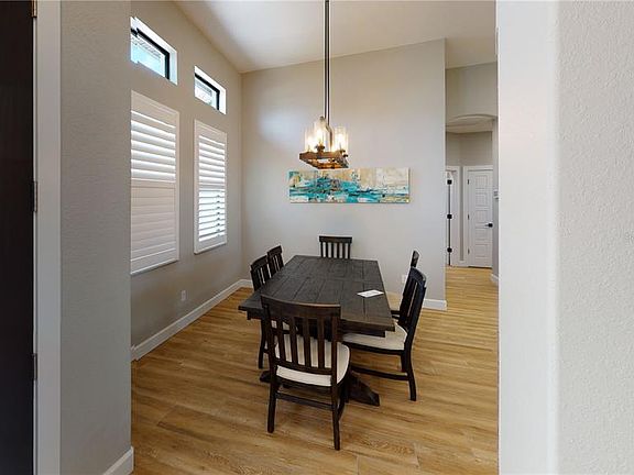 5th image of 1111 N Cypress Point Dr
