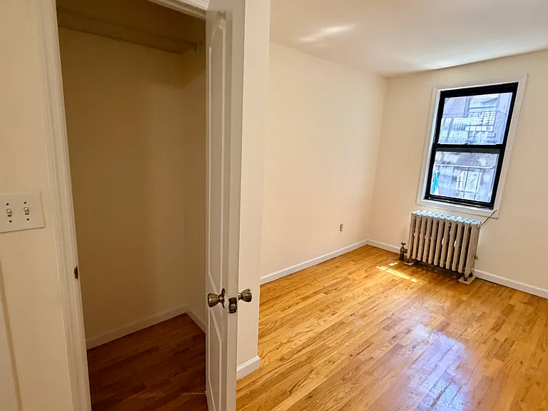 213 1/2 W 16th St #3 — Photo 8