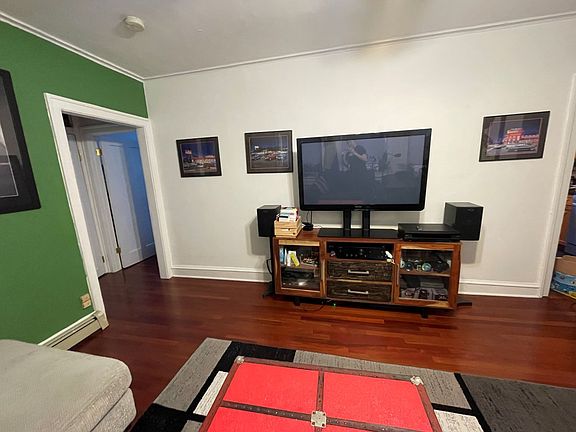 3rd image of 640 W Waveland Ave #E1