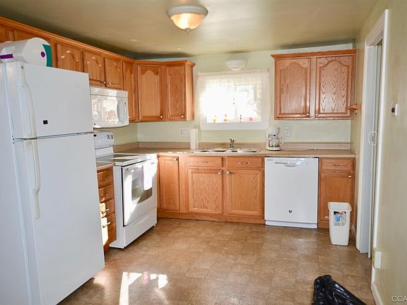 4th image of 1030 Bragg St
